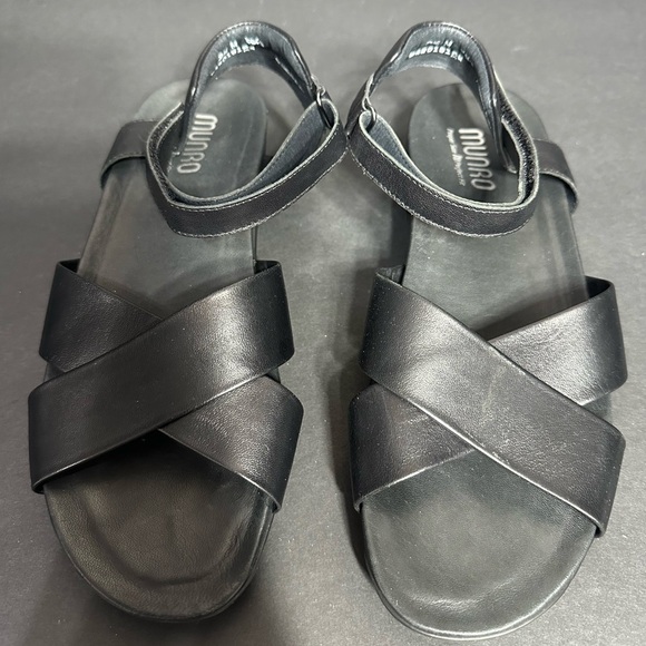 Munro Shoes - Munro Black Leather Sandals size 9.5 pre owned Exellent condition.